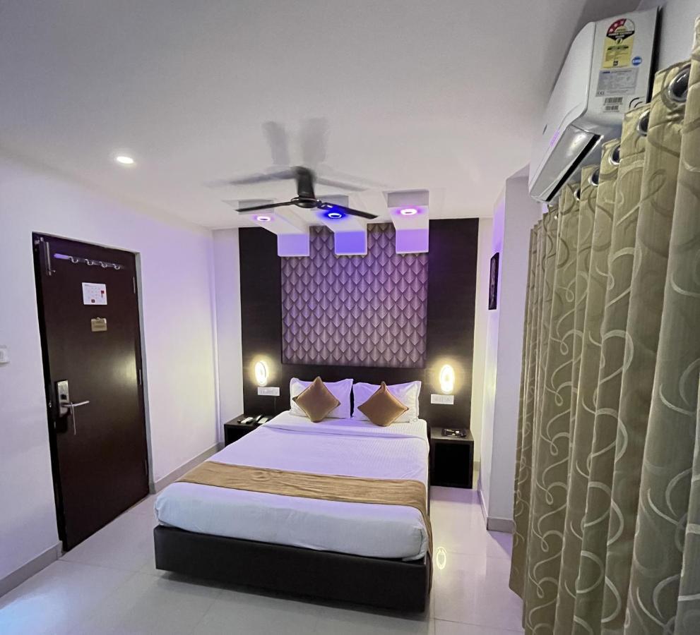 होटल The Porch Hotel/service 3*