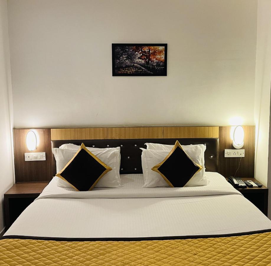 होटल The Porch Hotel/service 3*