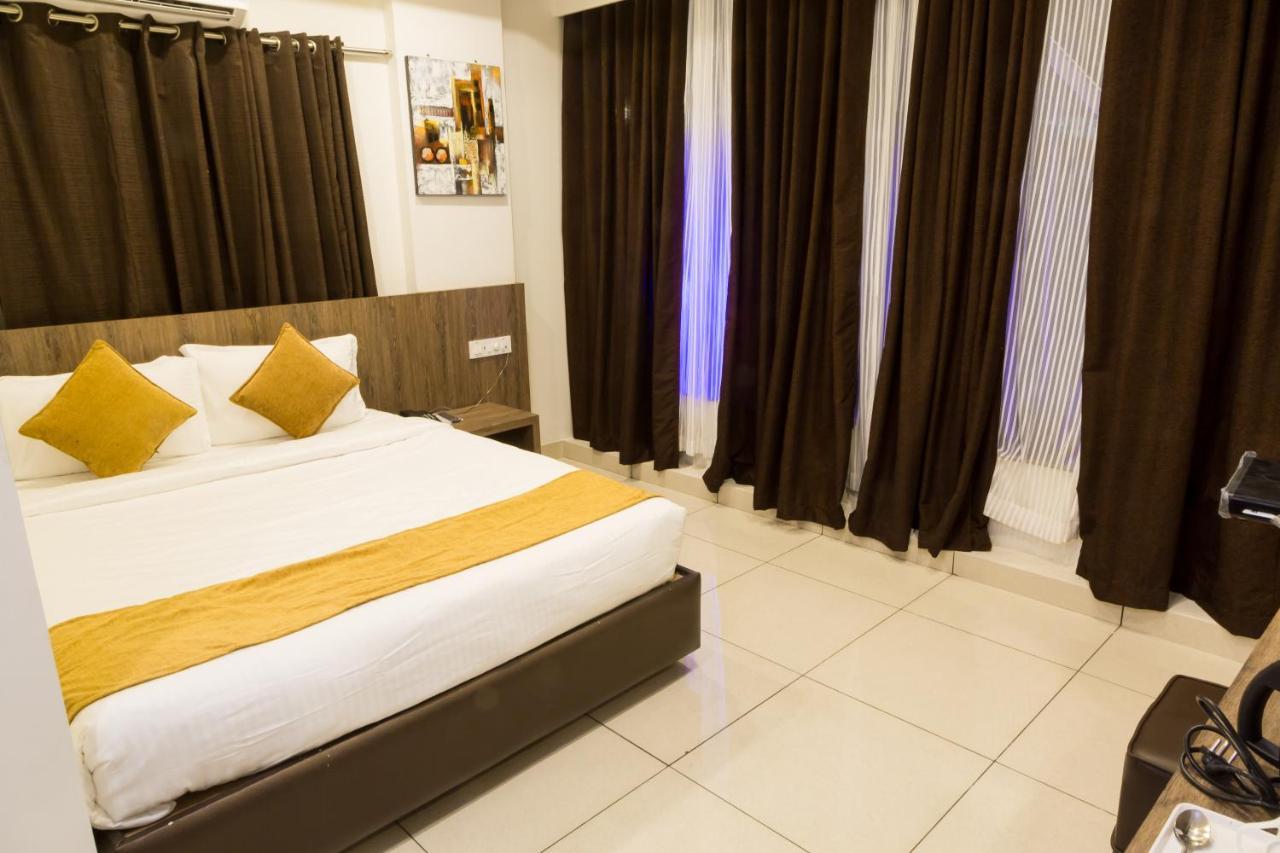 होटल The Porch Hotel/service Bangalore