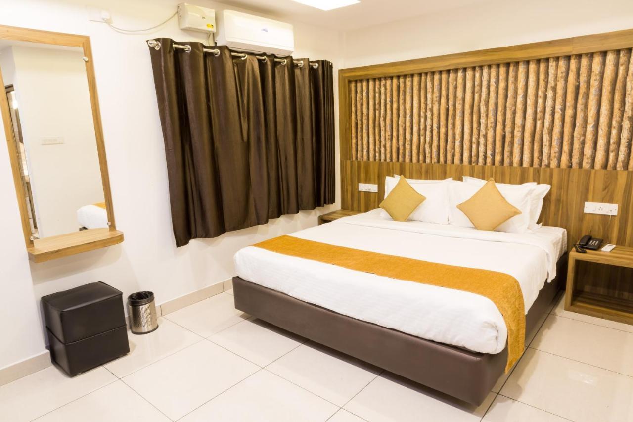 होटल The Porch Hotel/service