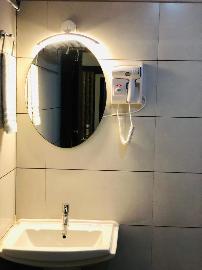 The Porch Hotel/service होटल