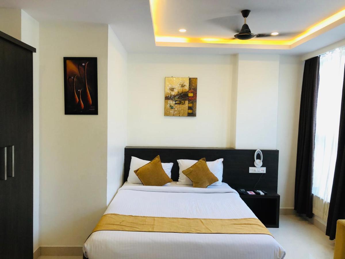 होटल The Porch Hotel/service